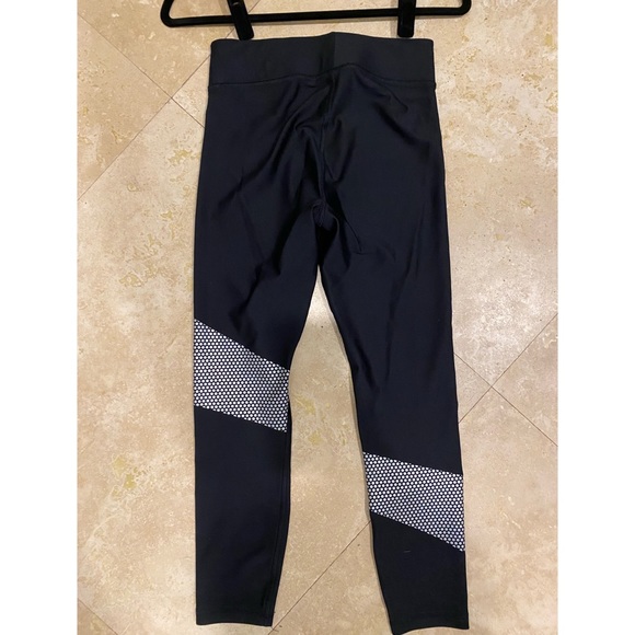 Under Armour Cropped Leggings Size Small - Picture 2 of 3